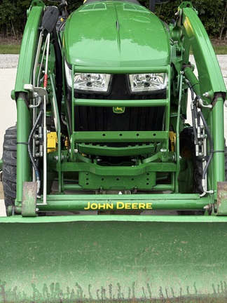 2019 John Deere 3046R Tractor Compact