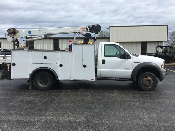 2005 Ford F-550 Vehicle