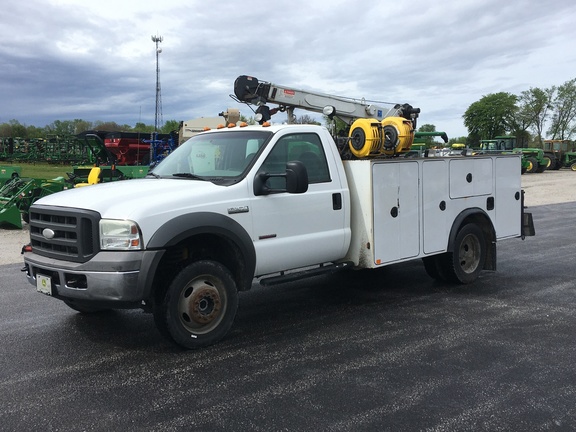 2005 Ford F-550 Vehicle