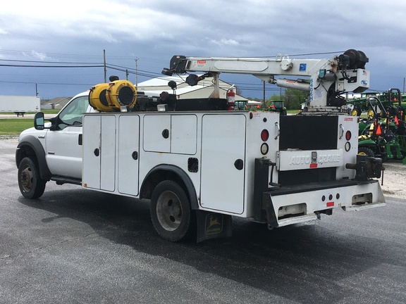 2005 Ford F-550 Vehicle