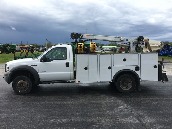 2005 Ford F-550 Vehicle