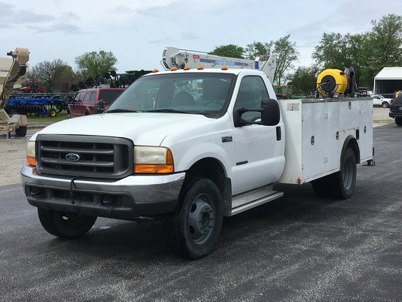 1999 Ford F-450 Vehicle