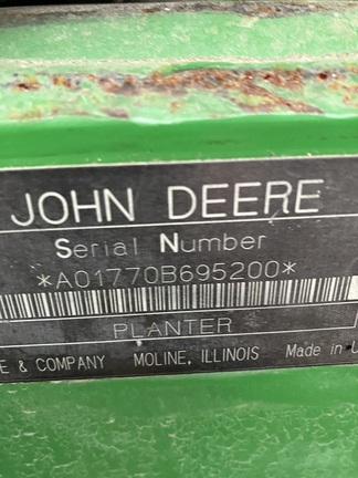 2002 John Deere 1770 Planter