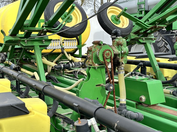 2002 John Deere 1770 Planter