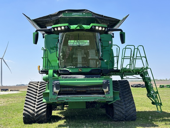 2022 John Deere X9 1000 Combine