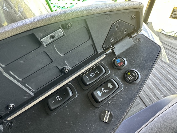 2022 John Deere X9 1000 Combine