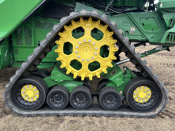 2022 John Deere X9 1000 Combine
