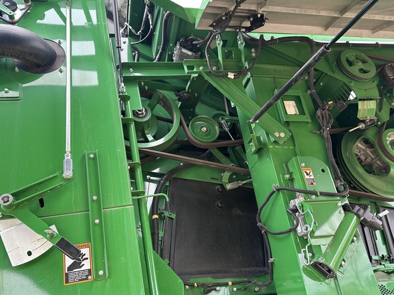 2022 John Deere X9 1000 Combine