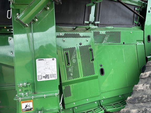 2022 John Deere X9 1000 Combine