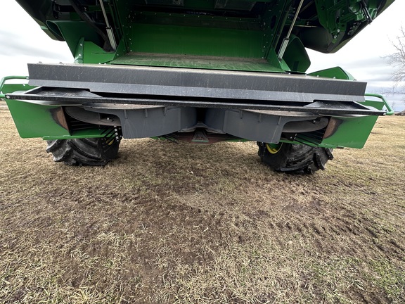 2022 John Deere X9 1000 Combine