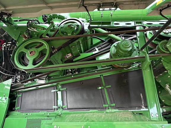 2022 John Deere X9 1000 Combine