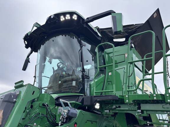 2022 John Deere X9 1000 Combine