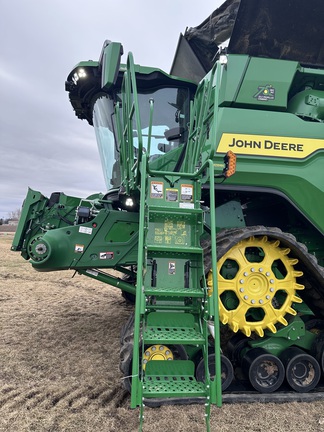 2022 John Deere X9 1000 Combine