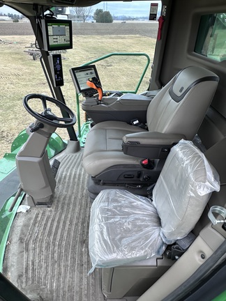 2022 John Deere X9 1000 Combine