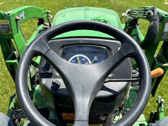 2016 John Deere 2032R Tractor Compact