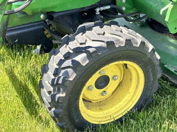 2016 John Deere 2032R Tractor Compact