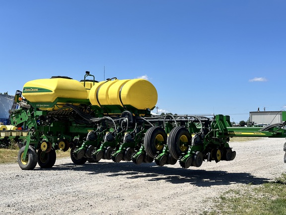 2010 John Deere 1770NT CCS Planter