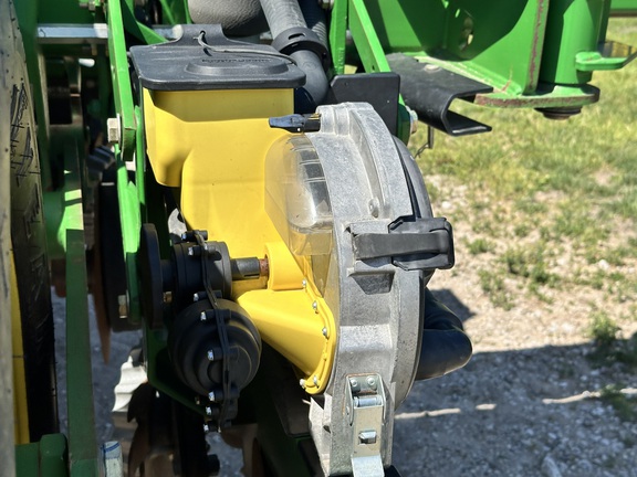 2010 John Deere 1770NT CCS Planter