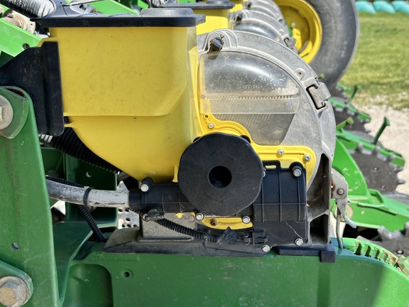 2010 John Deere 1770NT CCS Planter