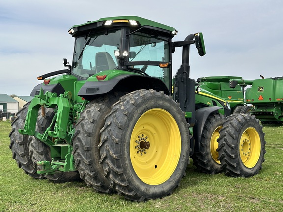 2022 John Deere 8R 250 Tractor