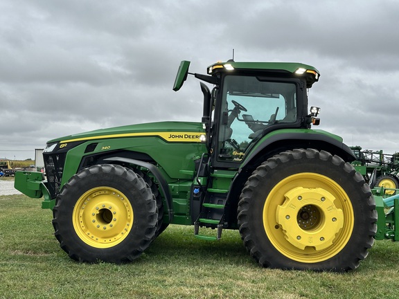 2023 John Deere 8R 340 Tractor