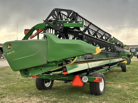 2016 John Deere 640FD Header Combine