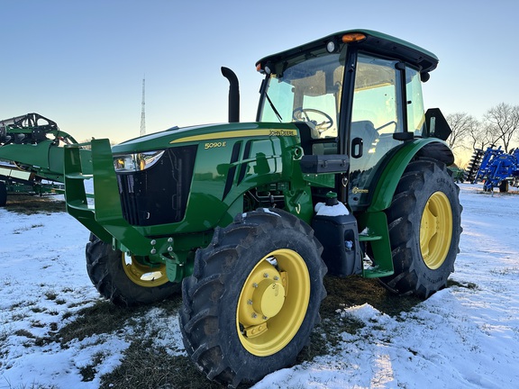 2022 John Deere 5090E Tractor