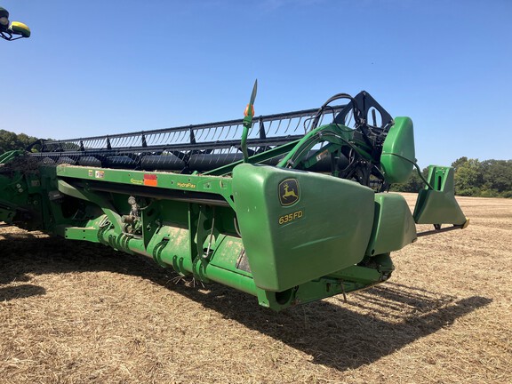 2013 John Deere 635FD Header Combine