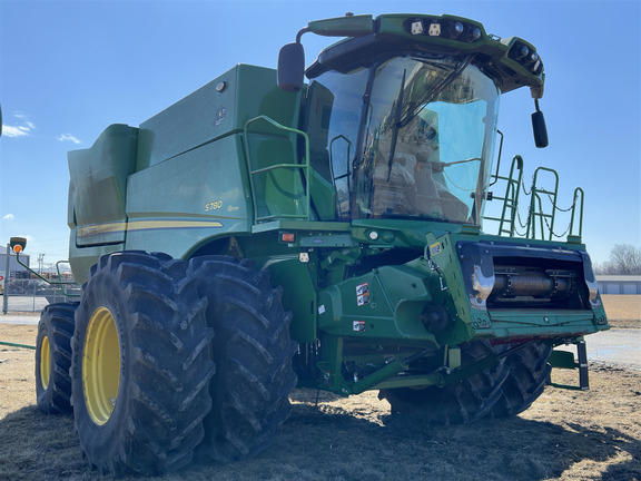 2022 John Deere S780 Combine