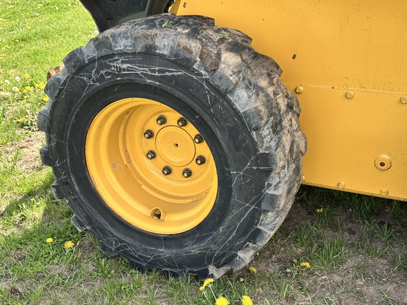 2021 John Deere 330G Skid Steer Loader