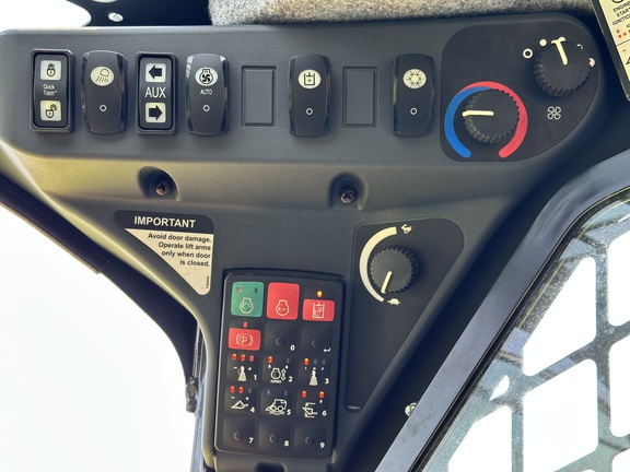 2021 John Deere 330G Skid Steer Loader