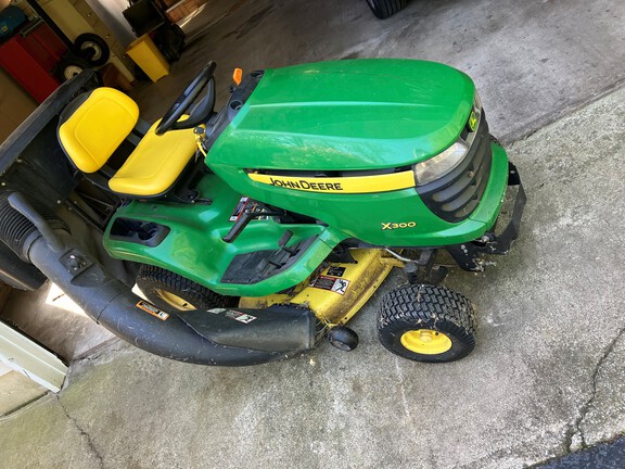 2009 John Deere X300 Garden Tractor
