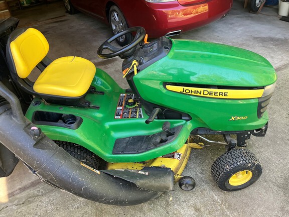 2009 John Deere X300 Garden Tractor