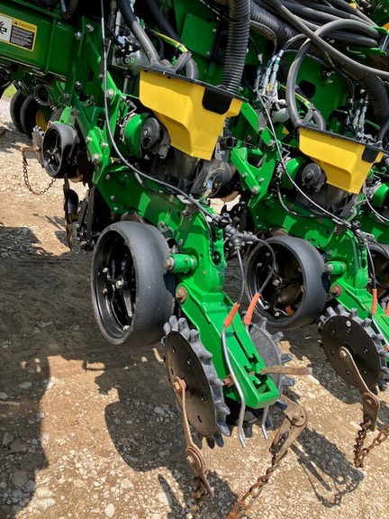 2023 John Deere 1775NT Planter