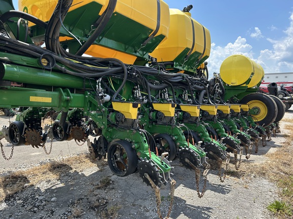 2023 John Deere 1775NT Planter