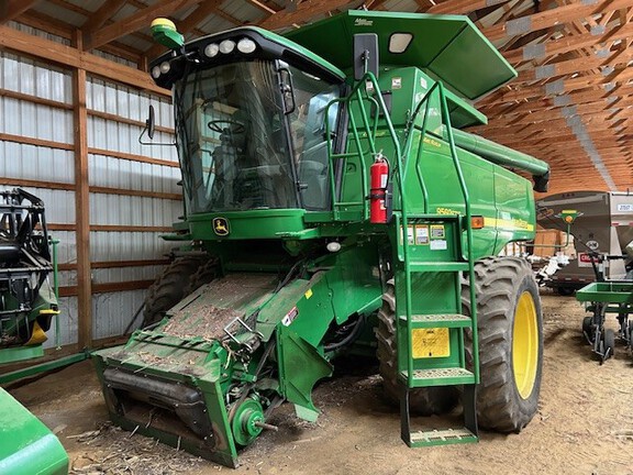 2007 John Deere 9560 STS Combine