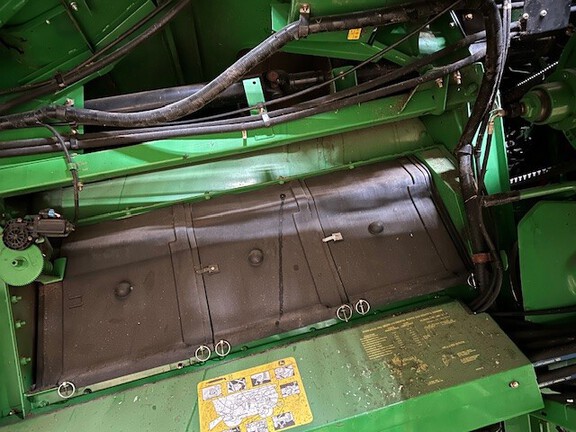 2007 John Deere 9560 STS Combine