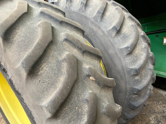 2007 John Deere 9560 STS Combine