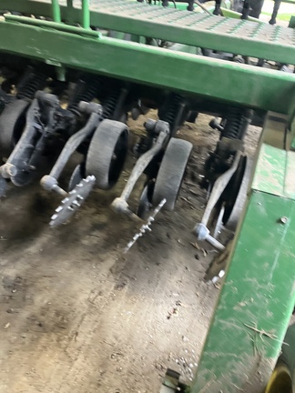 1998 John Deere 1560 Drill