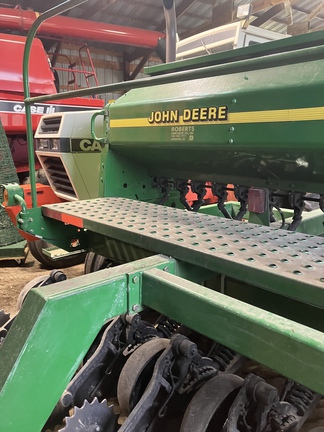 1998 John Deere 1560 Drill
