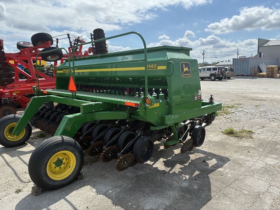 1998 John Deere 1560 Drill