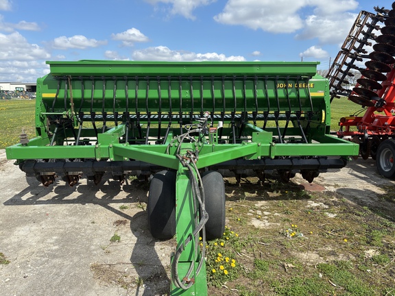 1998 John Deere 1560 Drill