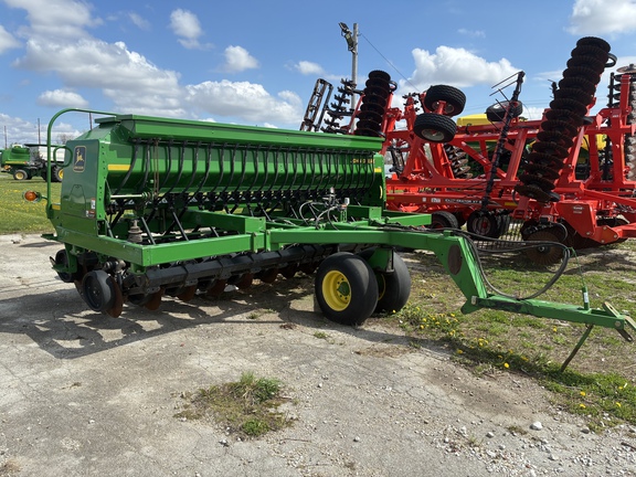 1998 John Deere 1560 Drill