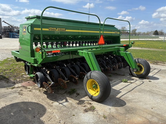 1998 John Deere 1560 Drill