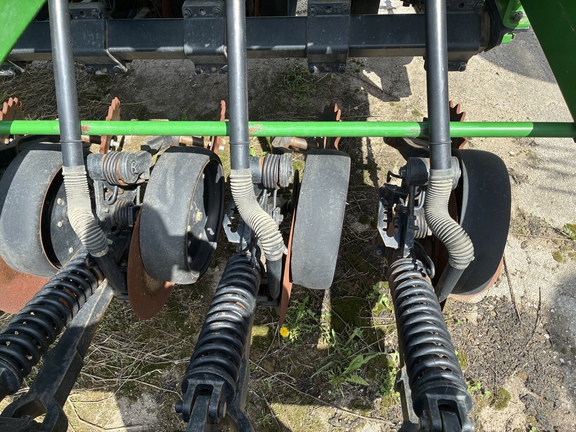 1998 John Deere 1560 Drill