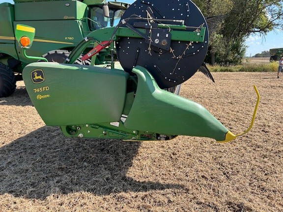 2020 John Deere 745FD Header Combine
