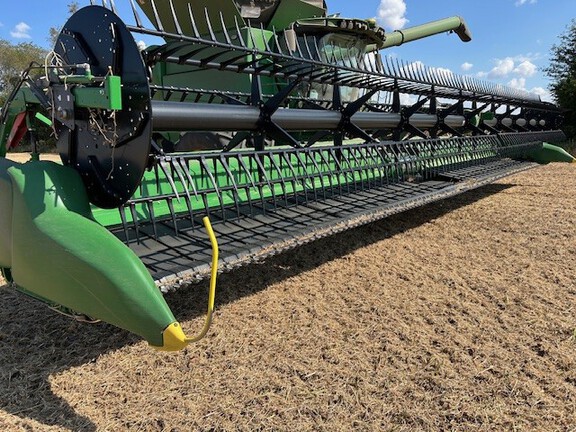 2020 John Deere 745FD Header Combine