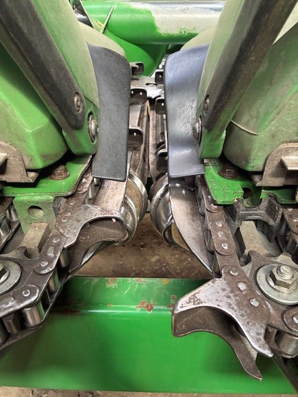 2016 John Deere 612FC Header Corn Head