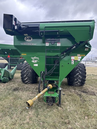 2010 J&M 875-18 Grain Cart