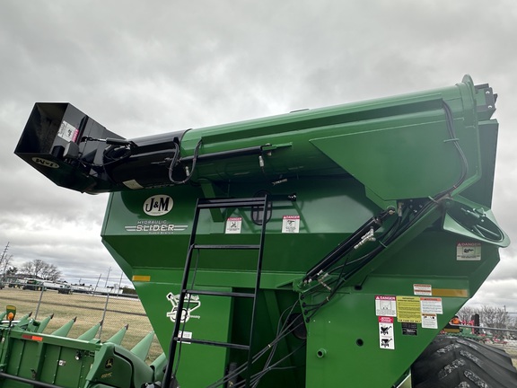 2010 J&M 875-18 Grain Cart